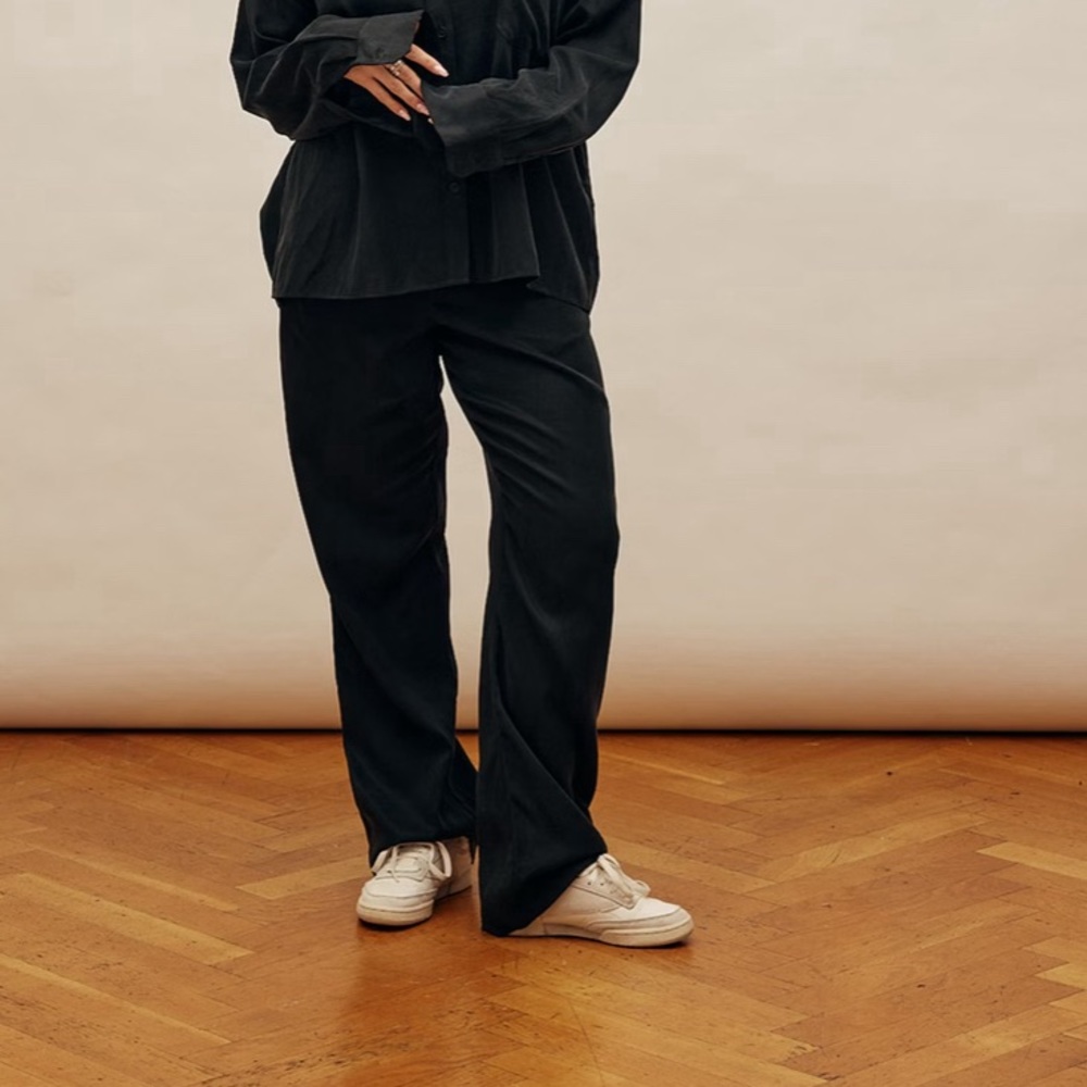 Djerf Avenue On The Go Pants in Ash | Size L